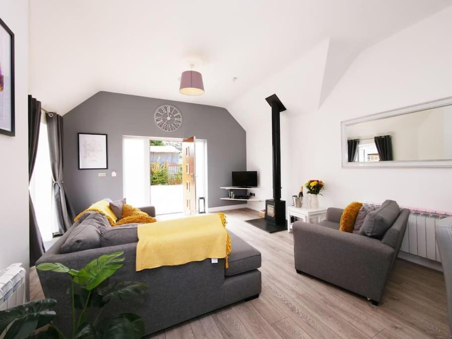 Hoxne Cottages - Daisy Cottage With Private Hot Tub 约克 外观 照片