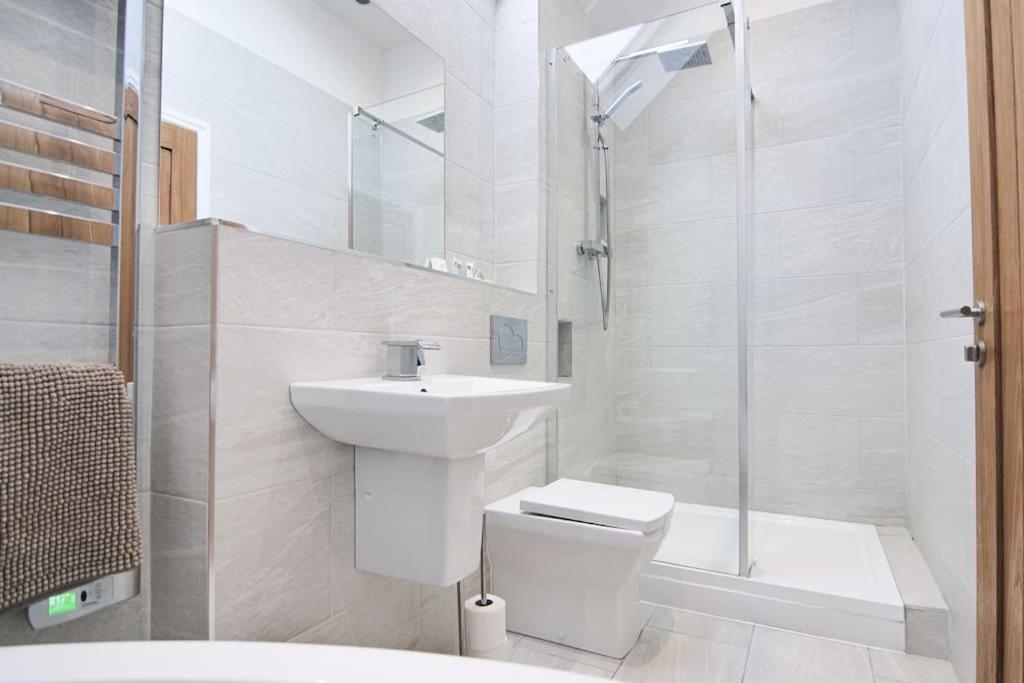 Hoxne Cottages - Daisy Cottage With Private Hot Tub 约克 外观 照片